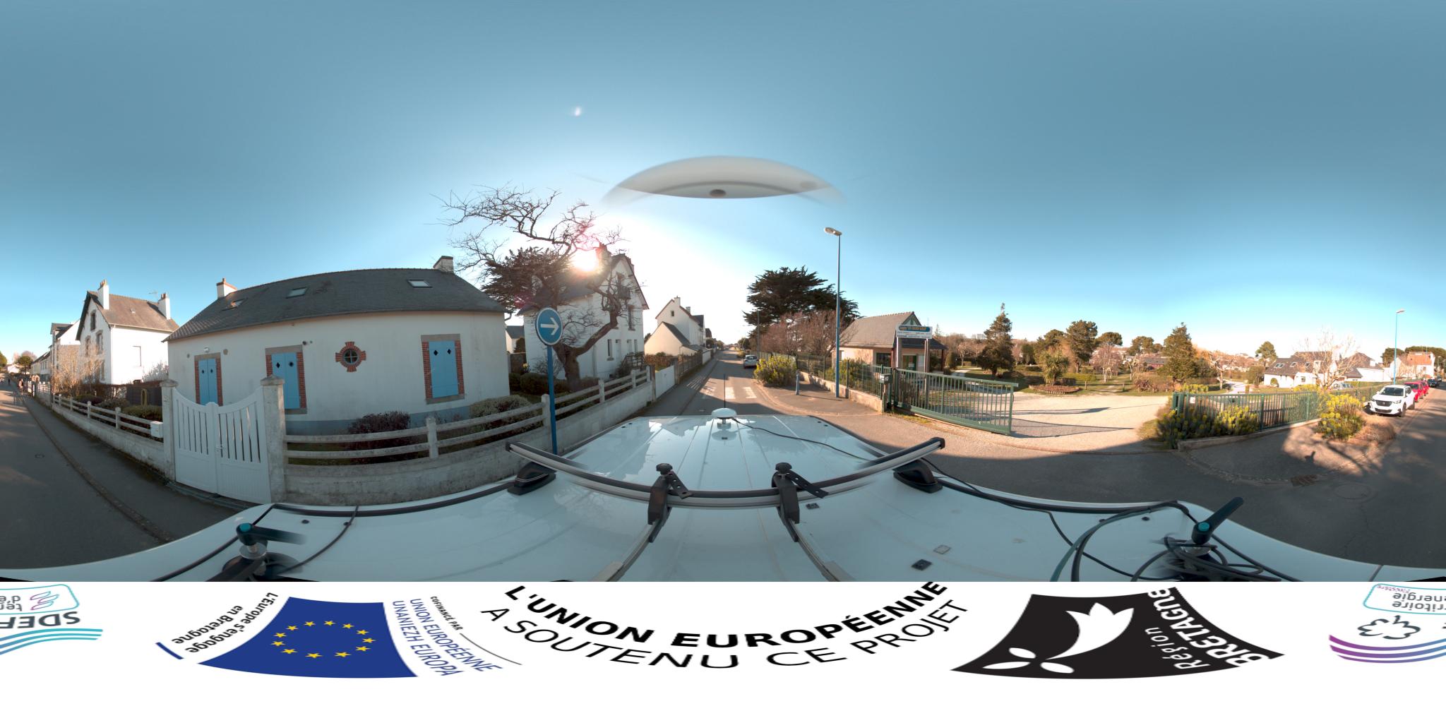 Vue de la rue à 4 m du Camping les Grands Sables