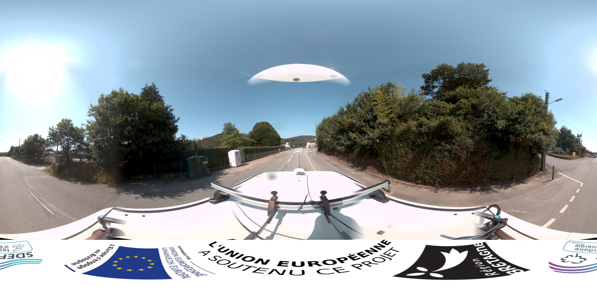 Vue de la rue à 32 m du Camping de Rodaven